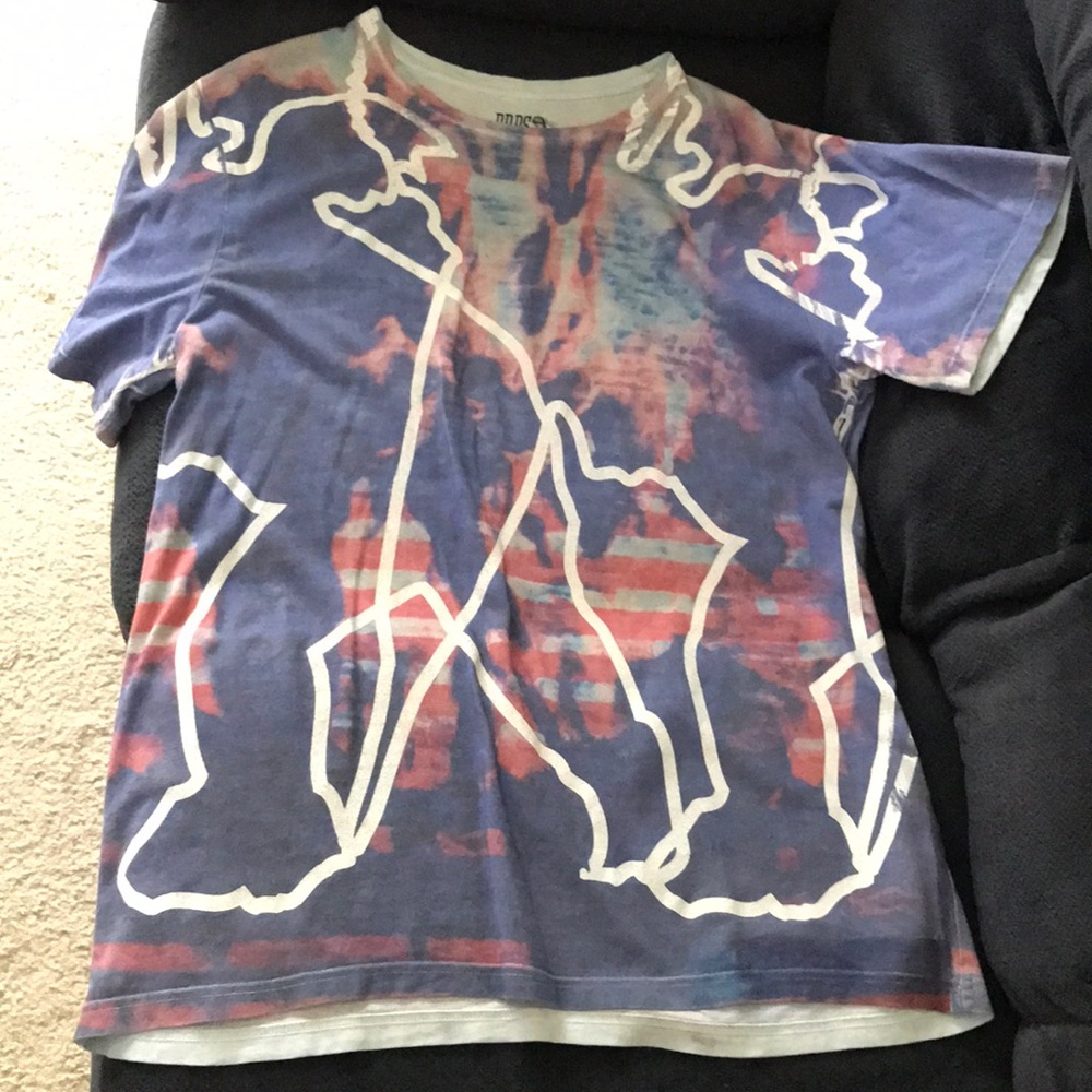Tee shirt